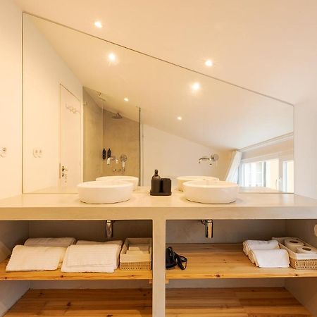 The Yellow House Spacious Duplex In Prazeres District Lisboa Екстериор снимка