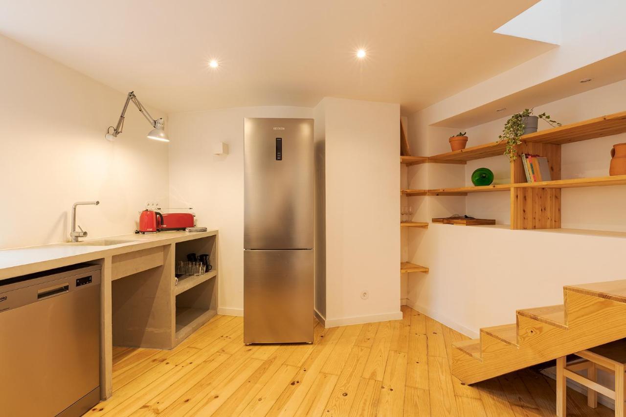 The Yellow House Spacious Duplex In Prazeres District Lisboa Екстериор снимка